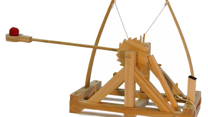 https://www.learningtostem.com/wp-content/uploads/2016/11/Leonardo-da-Vinci-Catapult-Kit-678x381.jpg